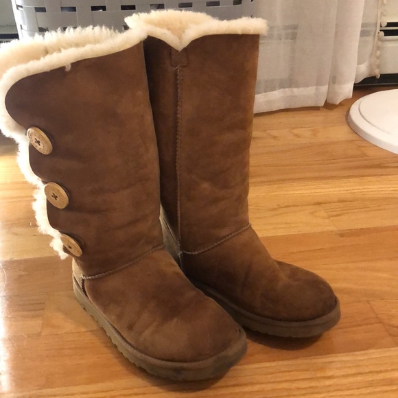 UGG BOOT BAILEY BUTTON TRIPLET II BOOT CHESTNUT - Picture 5 of 5